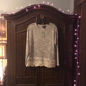 Stunner Top w/Lace Bottom Trim—Great w/Sk. Jeans!